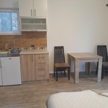 Apartmani Andrea Studio Херцег Нови Екстериор снимка